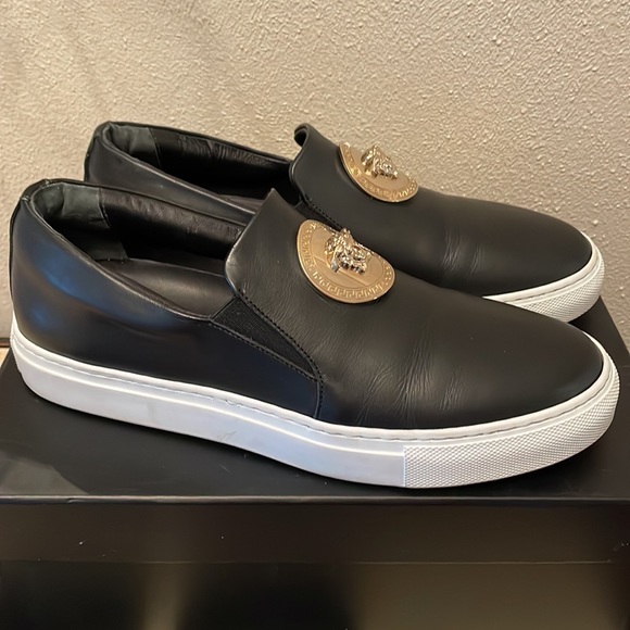 Womens Versace sneakers - Picture 3 of 9